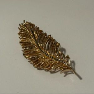 Vintage Signed BSK Gold Toned Feather Brooch Pin